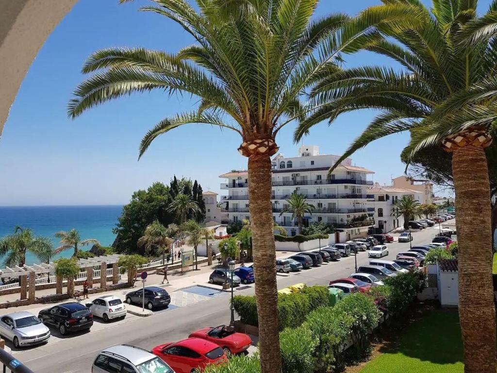 Edificio Verdemar - Stunning 1 Bed Apartment With Pool & Sea Views Нерха Екстер'єр фото