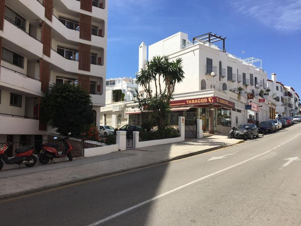 Edificio Verdemar - Stunning 1 Bed Apartment With Pool & Sea Views Нерха Екстер'єр фото