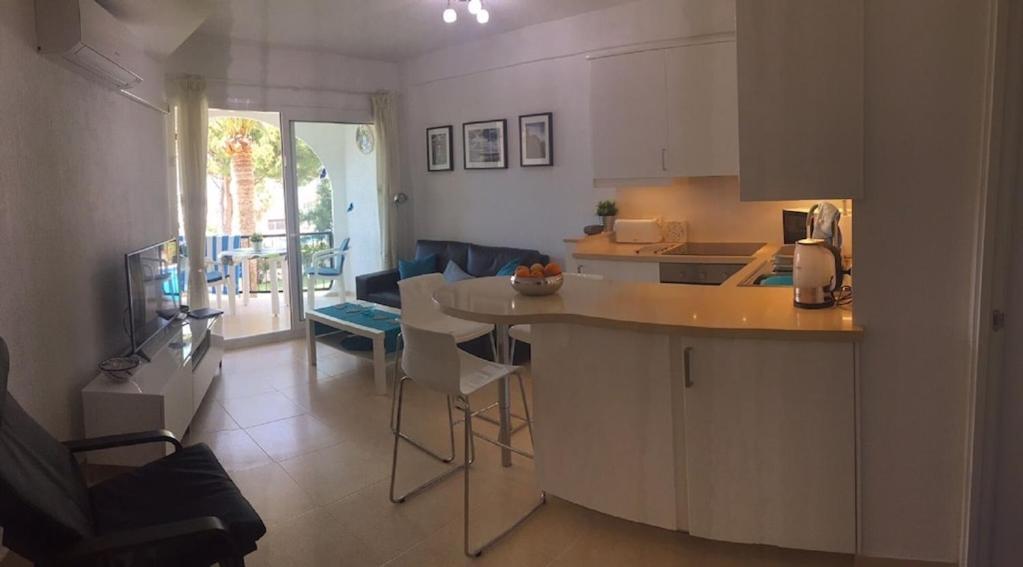Edificio Verdemar - Stunning 1 Bed Apartment With Pool & Sea Views Нерха Екстер'єр фото